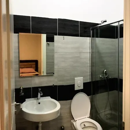 Dedej Hotel *